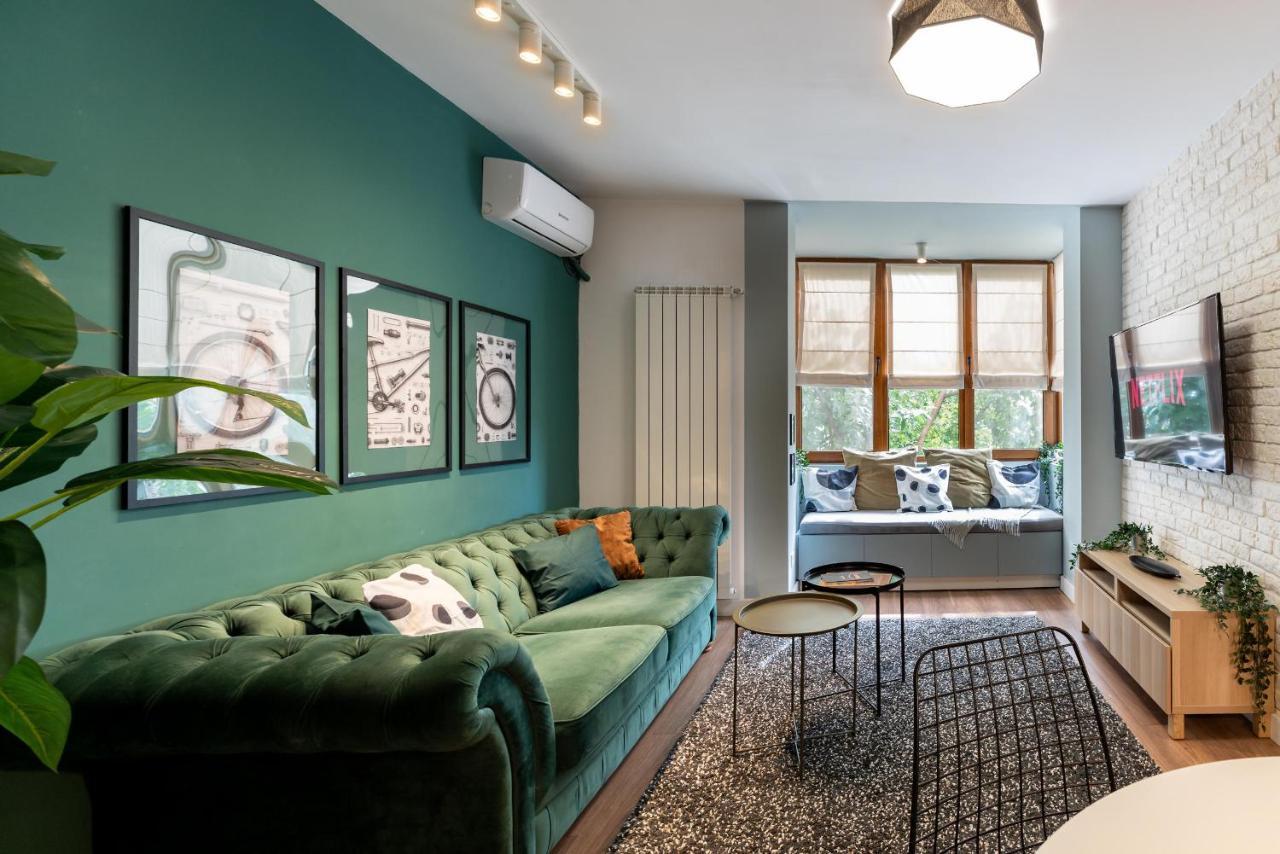 Downtown Retreat: Spacious 2-Br By Unirii Square Bucureşti Eksteriør bilde