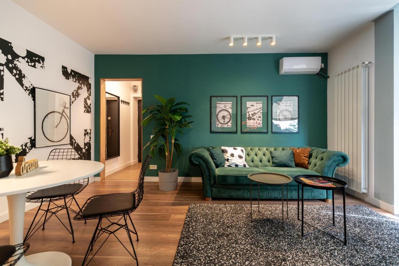 Downtown Retreat: Spacious 2-Br By Unirii Square Bucureşti Eksteriør bilde