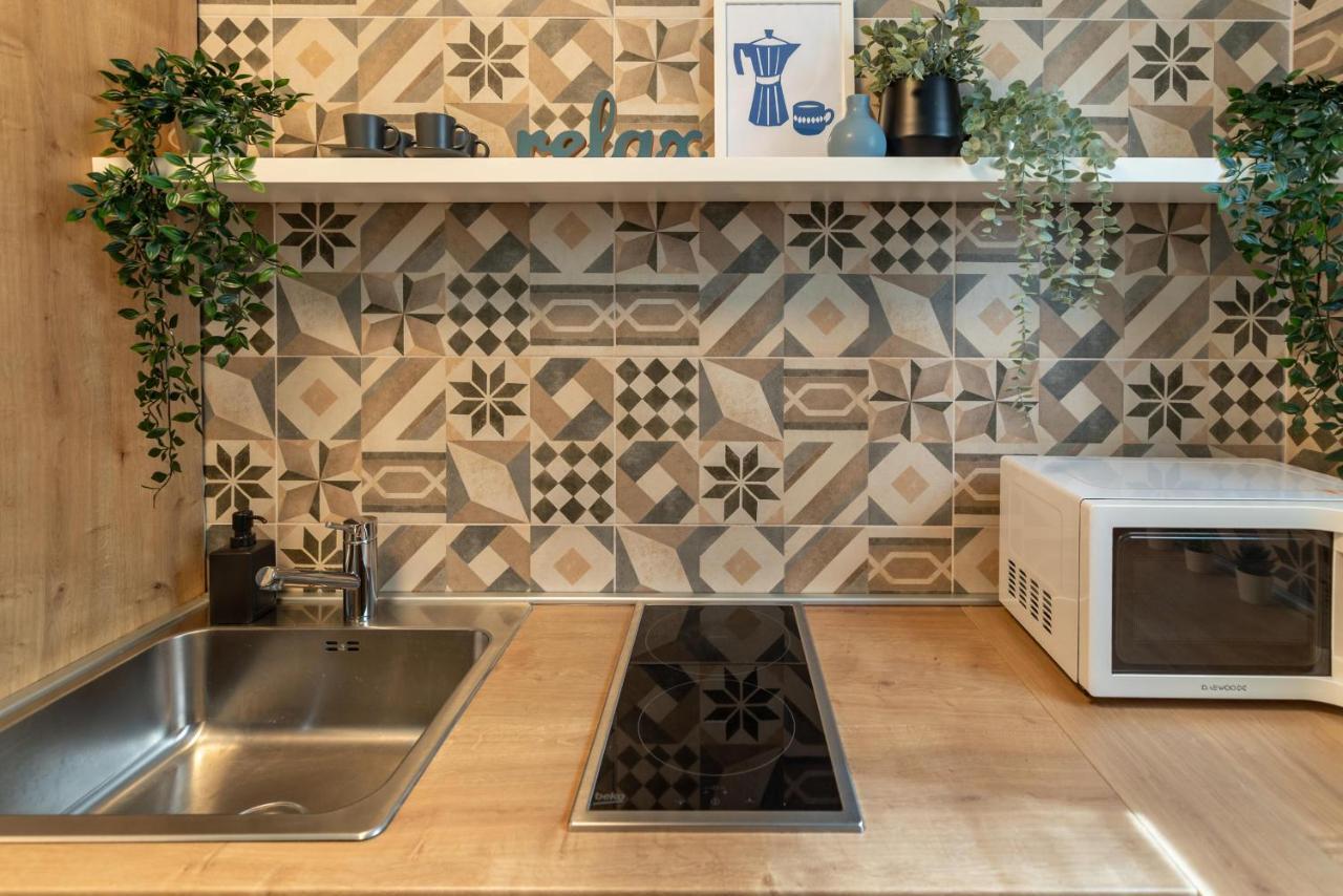 Downtown Retreat: Spacious 2-Br By Unirii Square Bucureşti Eksteriør bilde