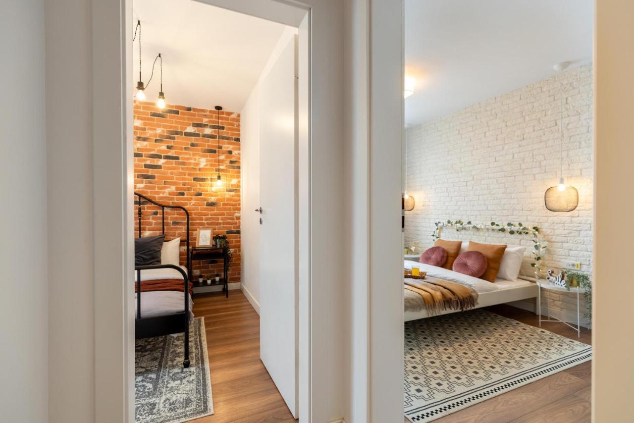 Downtown Retreat: Spacious 2-Br By Unirii Square Bucureşti Eksteriør bilde
